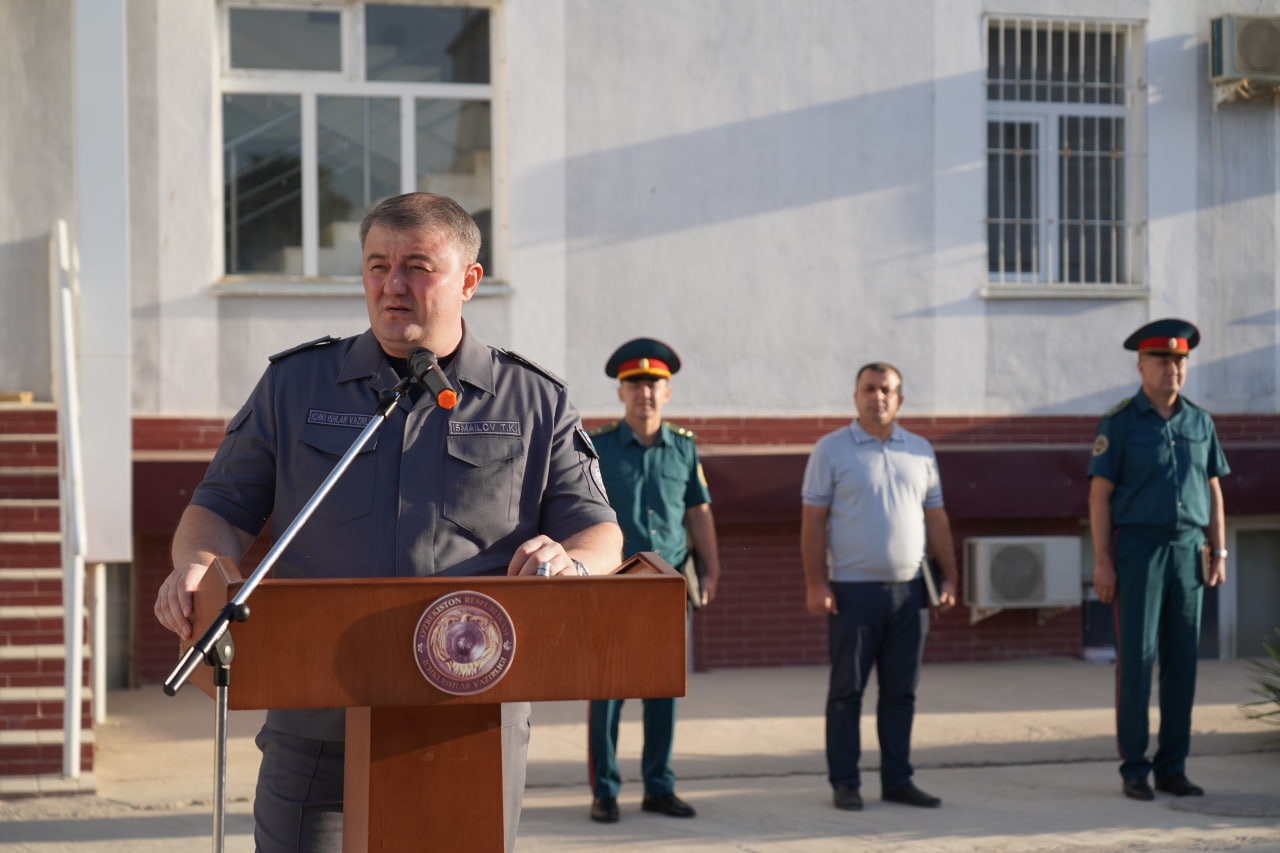 Сурхондарё вилояти ИИБ бошлиғи томонидан йўл ҳаракати хавфсизлиги ходимлари ўртасида хизма…