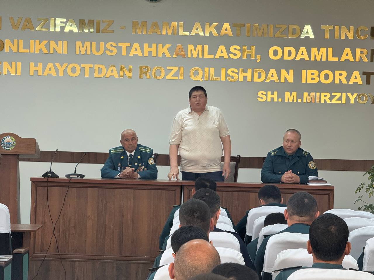 Termiz shahar IIB xodimlari bilan uch avlod uchrashuvi o‘tkazildi.