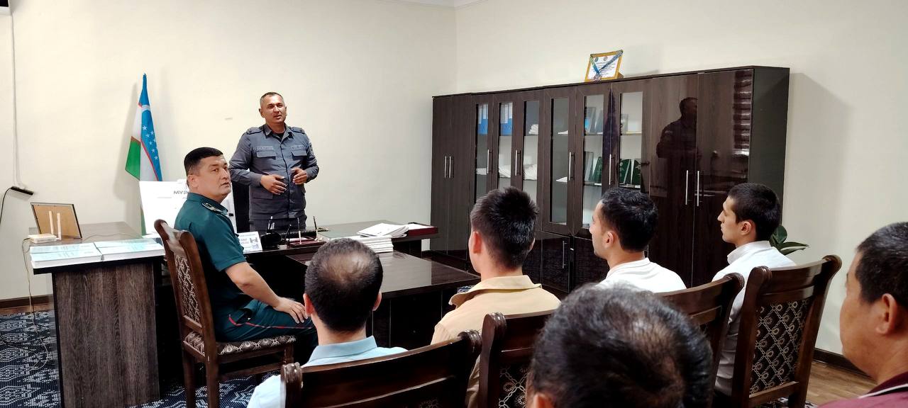 Uzun tumani probatsiya hisobida bo‘lgan yoshlar bilan davra suhbati o‘tkazildi.