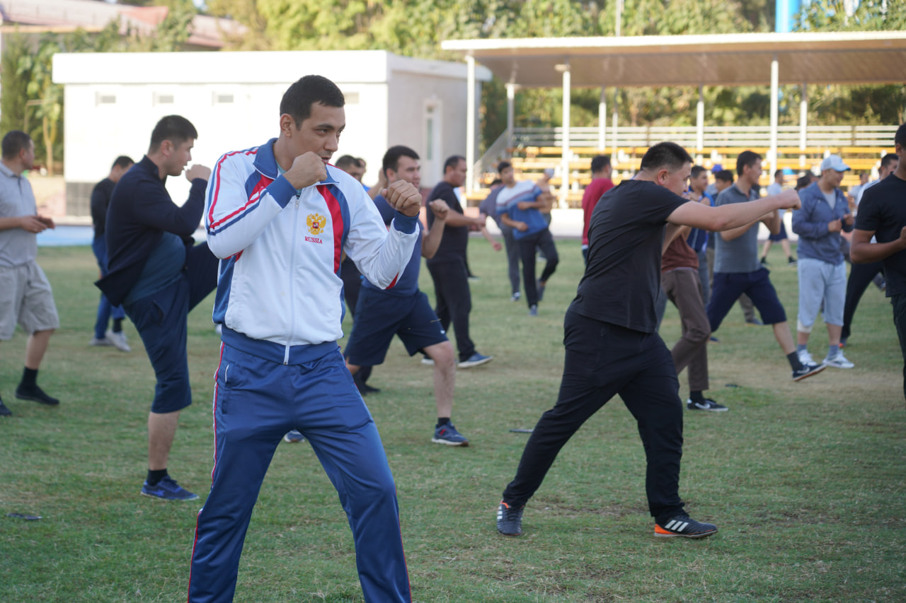Сурхондарё вилояти ИИБ шахсий таркиби билан навбатдаги спорт машғулотлари ўтказилди.