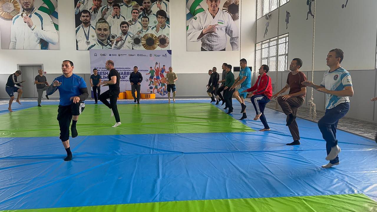 Сурхондарё вилояти ИИБ шахсий таркиби билан навбатдаги спорт машғулотлари ўтказилди.