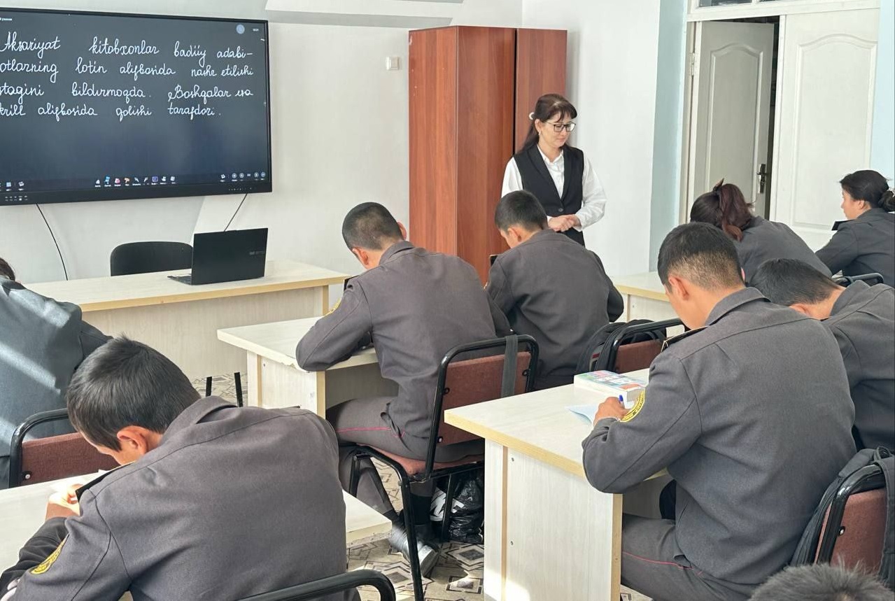 IIV Surxondaryo akademik litseyida 21-oktabr – “O‘zbek tiliga Davlat tili maqomi berilgan …