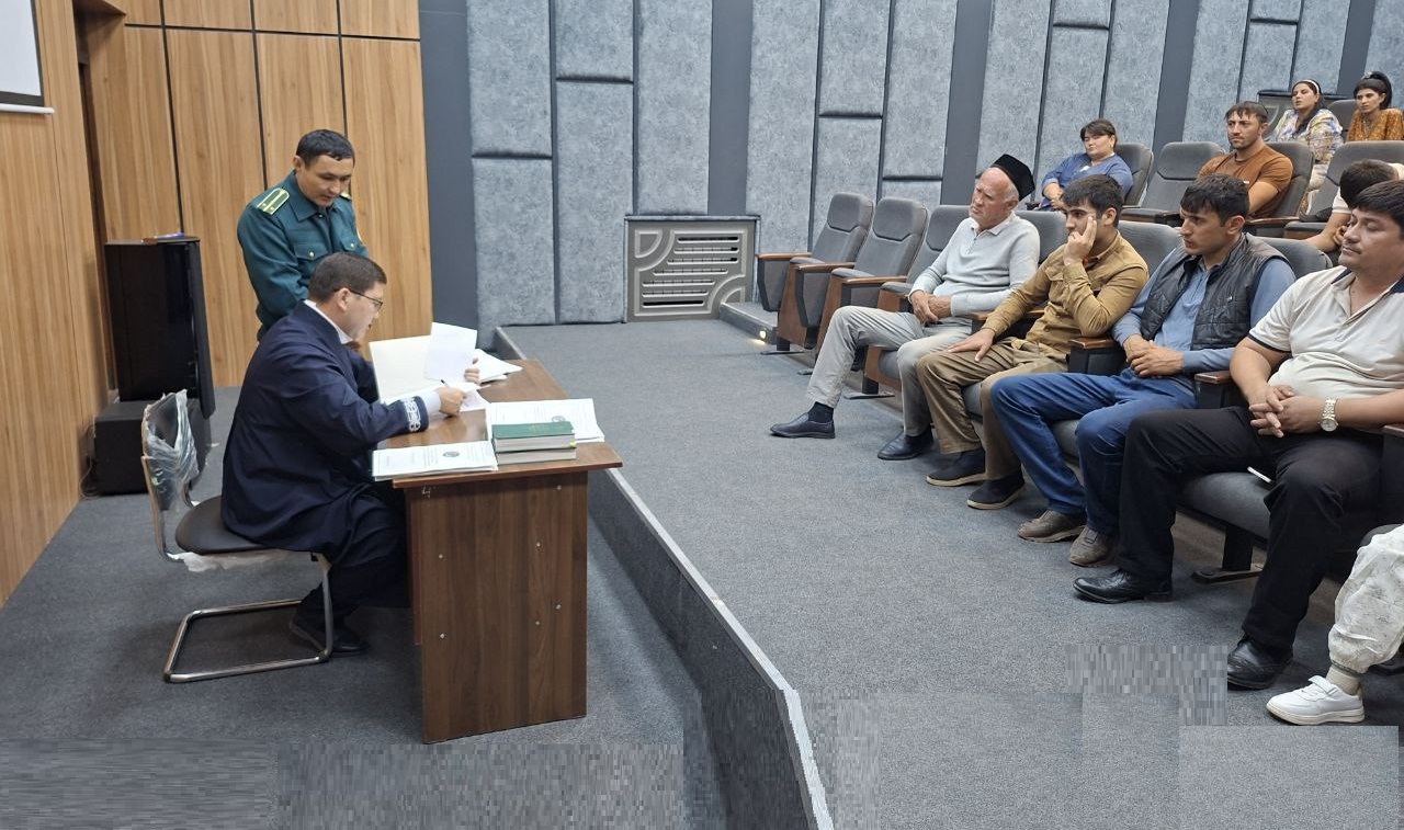 Sariosiyo tumani probatsiya hisobida turgan shaxslar uchun ochiq sayyor sud majlisi bo‘lib…