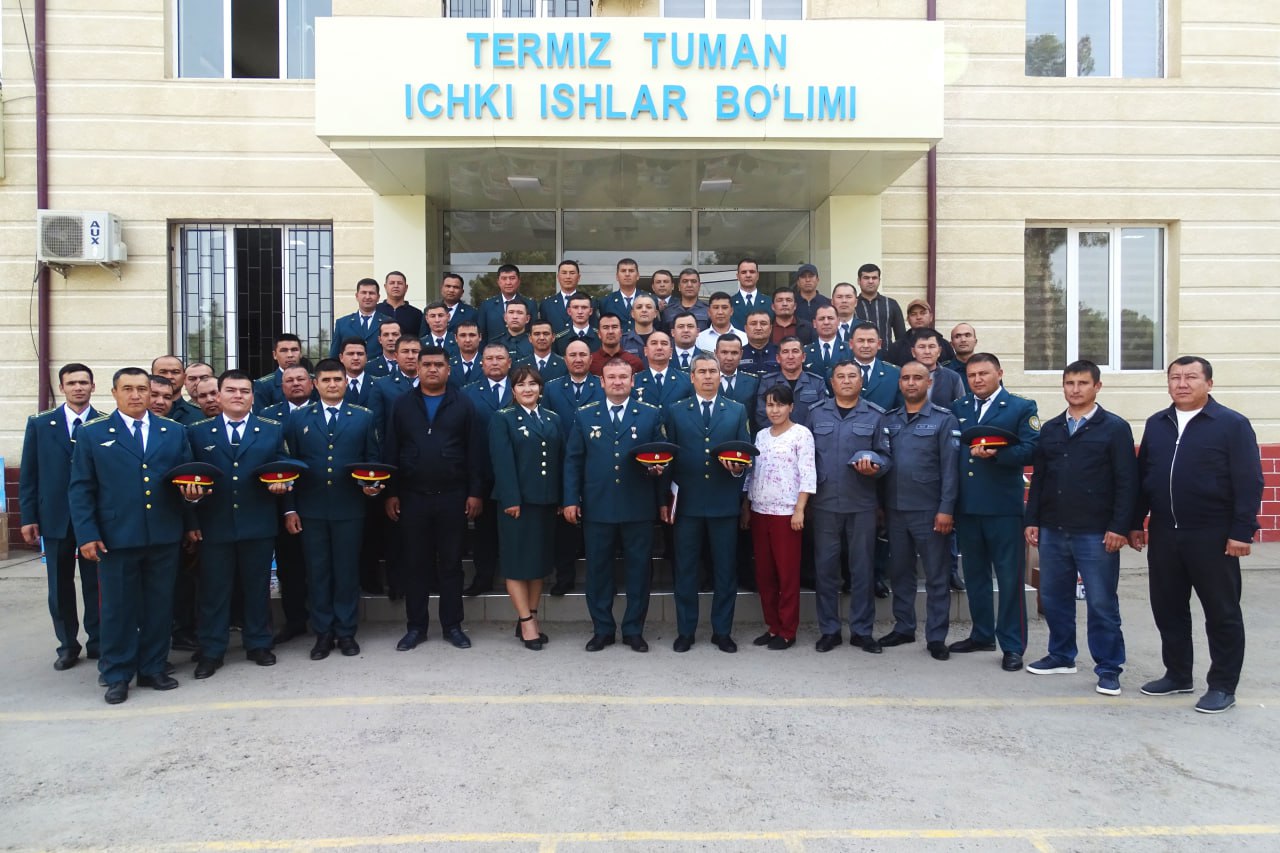 Termiz tumanida ichki ishlar organlari xodimlari sharaflandi