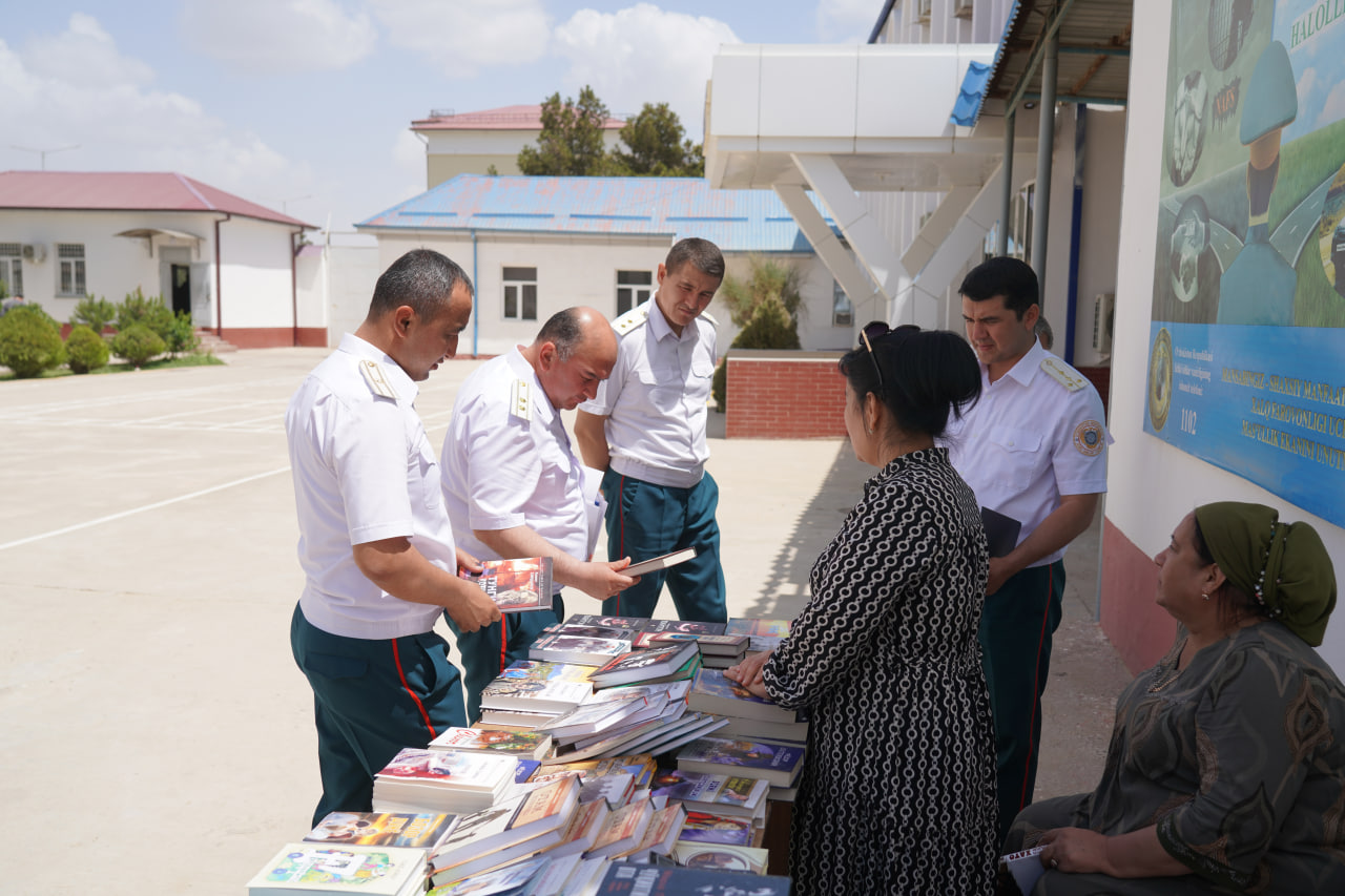 Surxondaryo viloyati IIBda “Ma’naviyat oyligi” doirasida “IIO kutubxonasiga bir juft kitob…