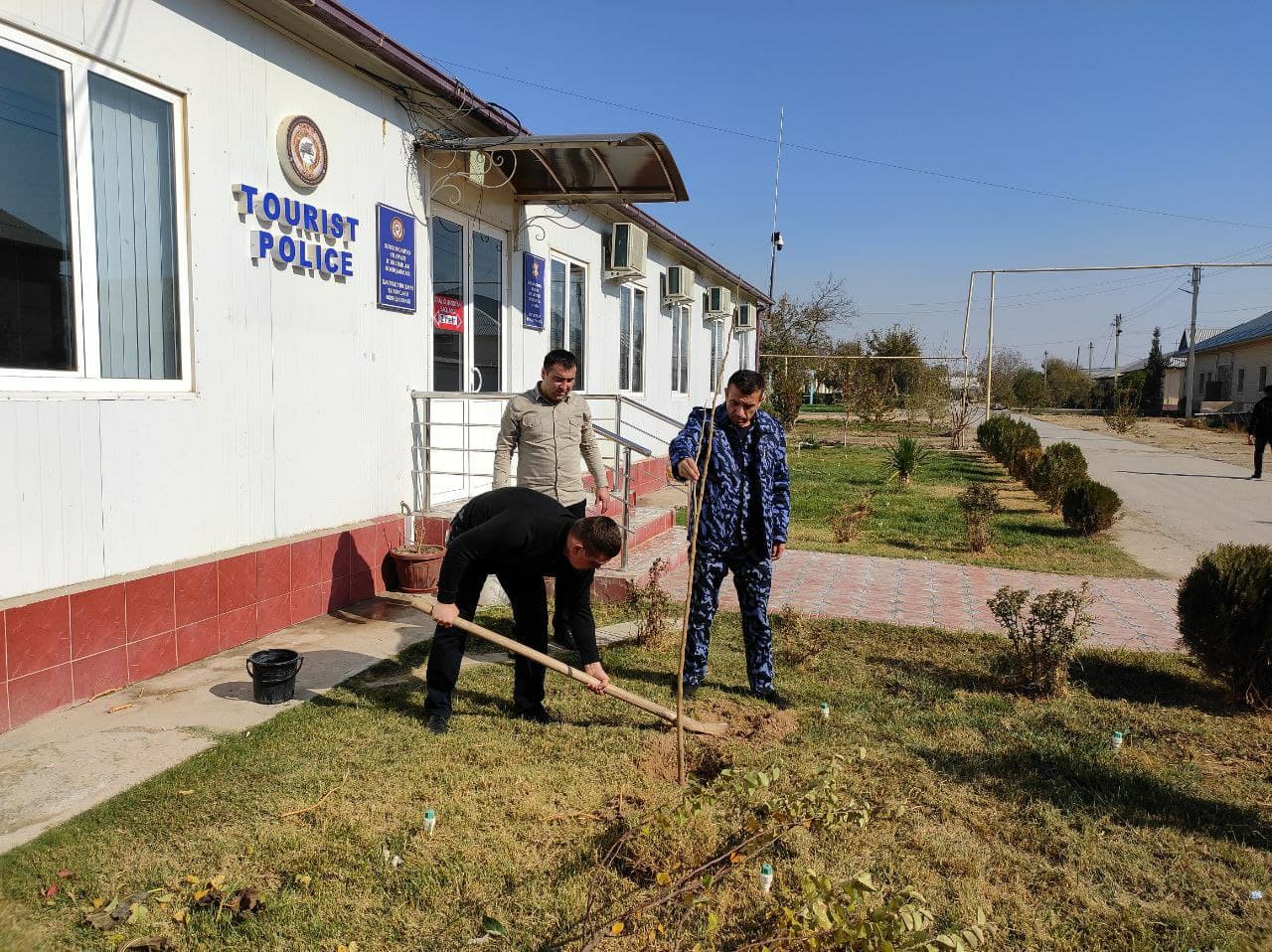 Surxondaryo viloyati IIB xavfsiz turizmni ta'minlash boshqarmasi ma'muriy binosi hududida …